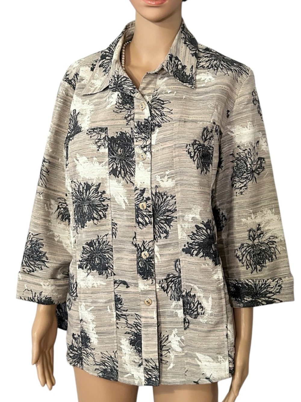 Drapers & Damons Women’s Size Large Button Down Taupe Floral Glittery Top